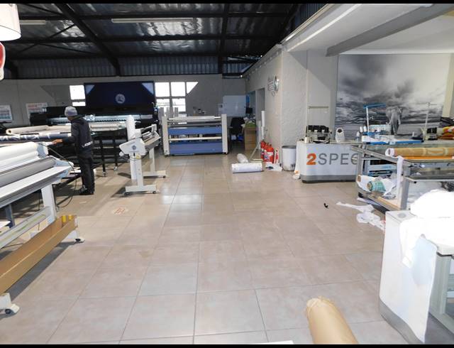 640M² WORKSHOP TO LET IN KENSINGTON B